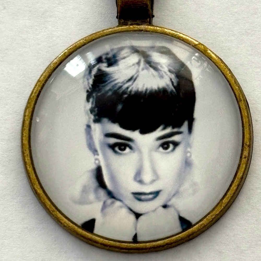 Audrey Hepburn Necklace, NWT, Handmade - Picture 2 of 5